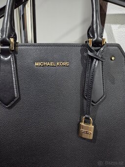 Cerna kozena kabelka Michael Kors - 10