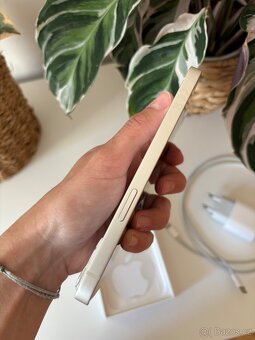 iPhone 13 bílý - 10
