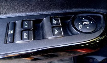 B-MAX 1.6 TDCi,70Kw,Výborný stav. - 10