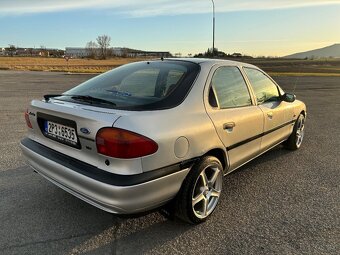 Ford Mondeo 1.8i automat - 10