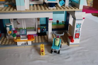 LEGO® Friends 41318 Nemocnice v Heartlake - 10