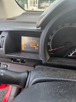 Toyota IQ - 10
