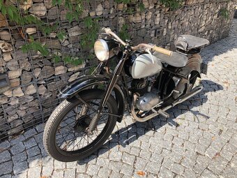 ČZ 125 T z roku 1949 s TP - 10
