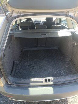 Prodám vozidlo Škoda Octávia Scout - 10