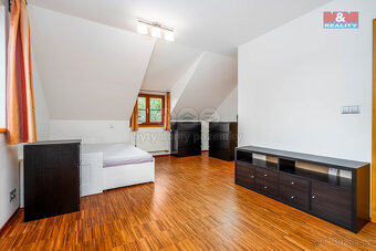 Prodej rodinného domu 299 m², pozemek 1751 m², Kamenice - 10