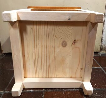 Stolička s úložným prostorem. - 10