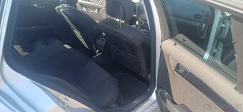 Mercedes-Benz W204 - 10