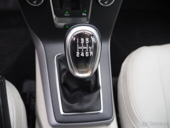Volvo V40 2.0 D3 5ti válec, původ ČR - 10