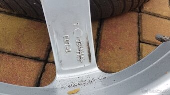 Zimní sada MERCEDES ŠKODA SEAT VW 5x112 R17 pneu 215/65/17 - 10