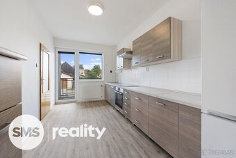 Prodej prostorného řadového domu 4+1 s garáží a zahradou – Č - 10