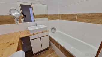 Pronájem podkrovního bytu 2+1, Radvanice u Trutnova - 10