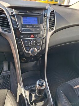 Hyundai i30 combi 2015, 1.6 diesel - 10