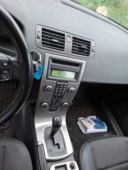 Volvo V 50 2.0 Diesel 100kw Kombi Automat Klima/Na opravu//. - 10