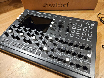 Stolní syntezátor WALDOR Iridium - Naprosto bezvadný stav - 10