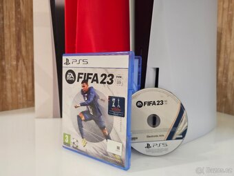 PS5 1TB SSD + FIFA 23 CZ + DOKOVACÍ STANICE + KRYT PRO PS5 - 10