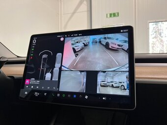 AKCE - Tesla Model Y Long Range AWD rok 2021 - 10