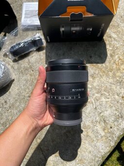 Sony GM 85 mm f/1.4 zánovní objektiv v perfektním stavu - 10