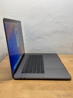 MacBook Pro 15” 2017/16GB RAM/Intel i7/1T SSD/ Záruka - 10