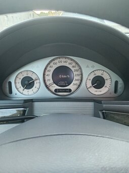 Mercedes w211 E320 2005rok - 10