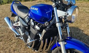 Suzuki GSX 1400 - 10