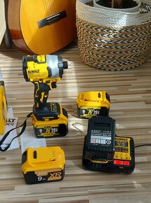 Nabíječka DeWALT DCB 1104, pro Aku DeWALT 12V až 20V - 10