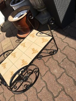 Kovovy stojan na Kvetiny - 10