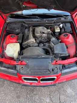 BMW e36 318is - 10