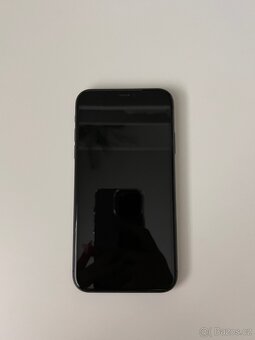Černý iPhone 11, 128 GB - 10