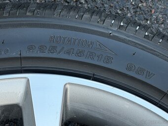 Bmw R18 5x120 Zimní Bridgestone 225/45 R18 7,5mm - 10