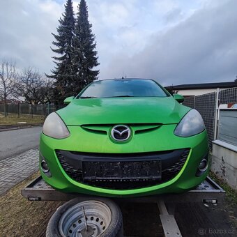 Mazda 2 benzín rok 2012 - 10