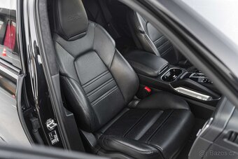 Predám Porsche Cayenne Turbo 4x4 A/T - 10