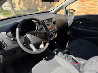 Kia Rio - 10