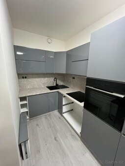 Vzorková levná  KUCHYNEPROTEBE v rozměru 260 a 120 cm - 10