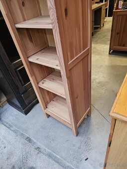 KNIHOVNA IKEA HEMNES V PŘÍRODNÍM PROVEDENÍ - 10