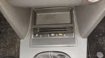 VW Touran1.6 TDI 77kw rok výroby 2012 - 10