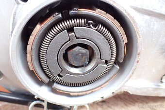vari - motor GCV 160 5,5 HP, spojka 80 mm /// NOVÝ - 10