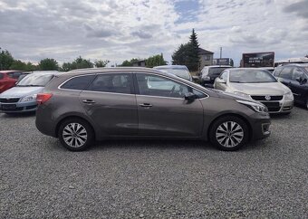 Kia Cee´d 1.6 nafta manuál 100 kw - 10