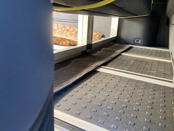 Vestavba do VW T5,T6 - 10