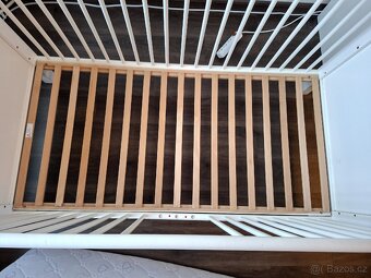 Postýlka s komodou - 10