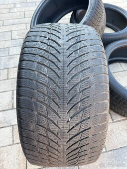 Zimní pneu Nokian 225/40 R19 a 255/35 R19 - 10