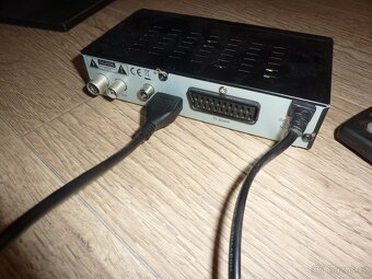 TV SHARP LC-40LE705E + set top box EVOLVE OMEGA T2 - 10
