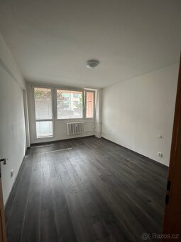 Pronájem bytu 2+1 s balkónem – Komenského 1469 - 10