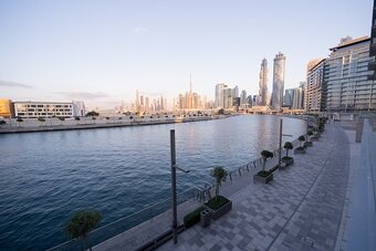 🌊 Canal Front Residences – Intimní bydlení u Dubajského vod - 10