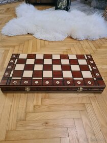 Dřevěné vyřezávané šachy - 10