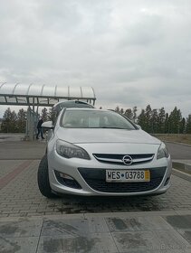 Opel Astra Tourér - 10