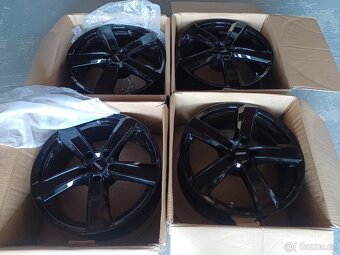 5x112 R18 7.5j et 25 Dezent black zanovni - 10