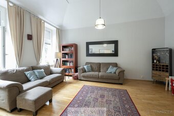 Prodej prostorného bytu 3+kk 111m2 s balkónem a sklepem v p - 10