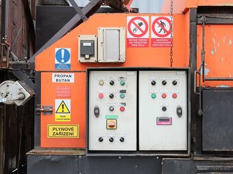 Volvo FL 250, SPECIÁLNÍ NÁKLADNÍ AUTOMOBIL NA OPRAVU SILNIC, - 10