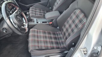 VOLKSWAGEN GOLF 7 GTI - 2,0TSi 162kW - Manuál. - 10
