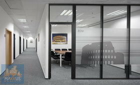 Kancelářské prostory (16 m2) v moderní kancelářské budově, P - 10